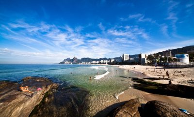 Roteiro completo de 3 dias no Rio de Janeiro: Explorando Copacabana, Museu do Amanhã, Cristo Redentor, AquaRio, Parque Lage, Praia do Arpoador e Maracanã